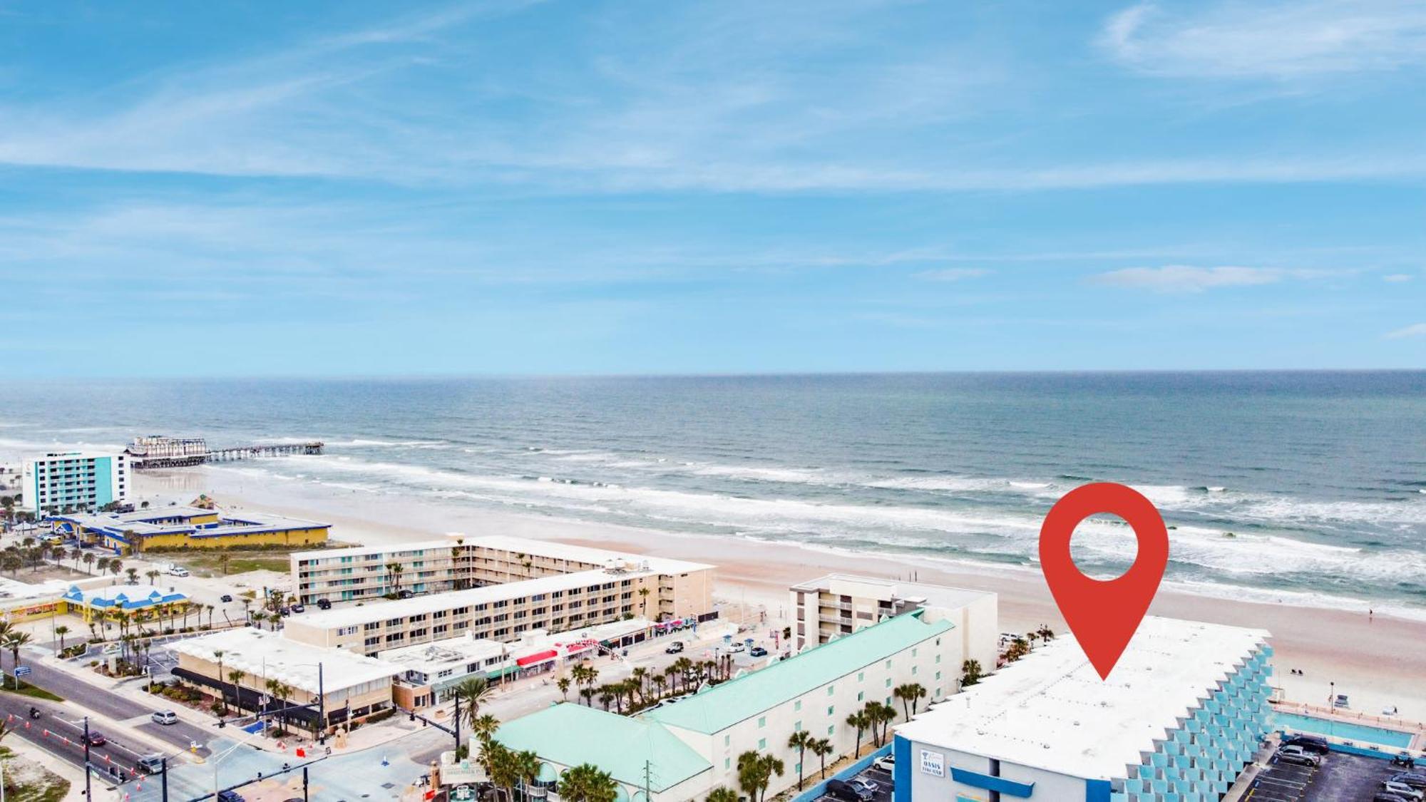 Апарт отель Open For 2025 Speedweeks Daytona 500 - Beachfront Studio - Private Balcony With Ocean View - Pool - Hot Tub - Tiki Bar - Sauna Дейтона-Бич Экстерьер фото